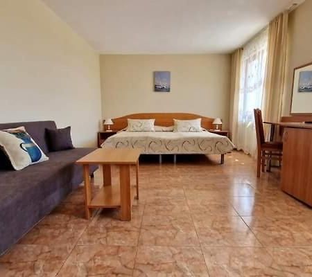Family Hotel Selena Nessebar Eksteriør billede